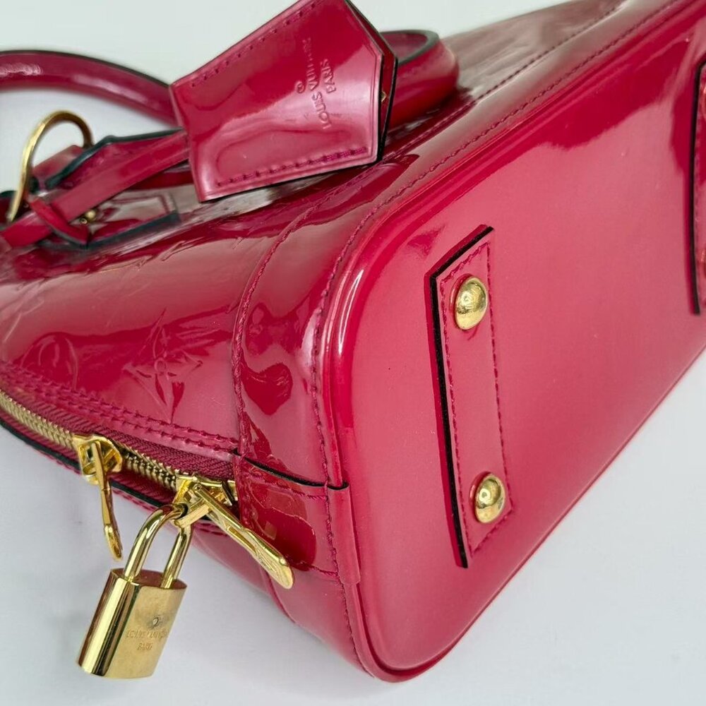 Louis Vuitton Vernis Red Alma BB Shoulder Bag With Classic Monogram Pattern - Picture 6 of 10
